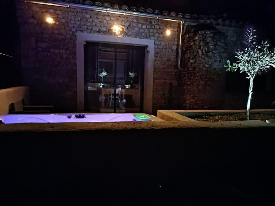 Gite De Charme Avec Jacuzzi Face Au Mont Ventoux Crestet 외부 사진